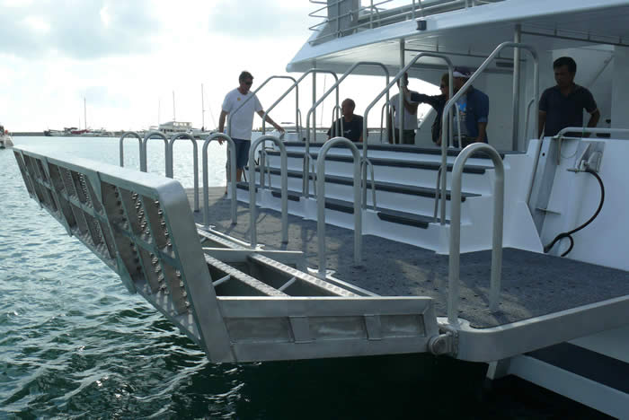 20 m Dive Boat "Platform Up"
